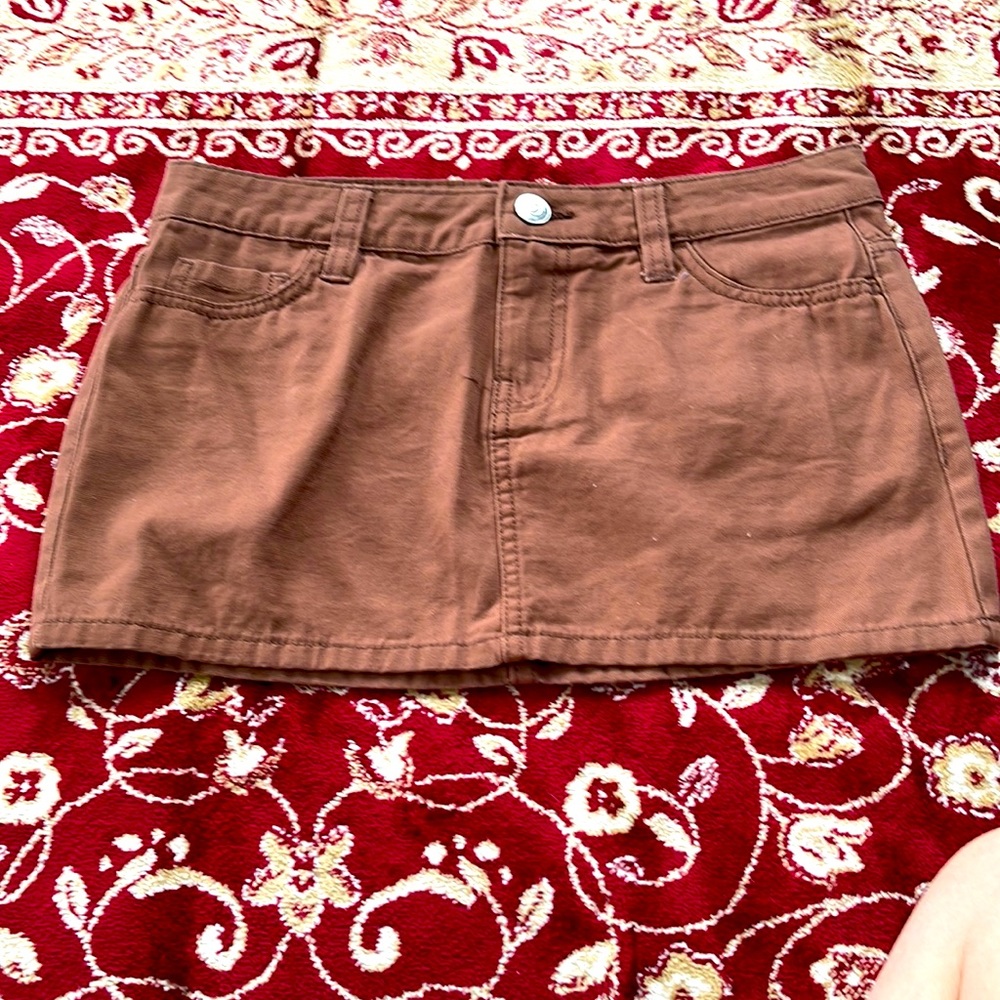 Brand new stylish skirt